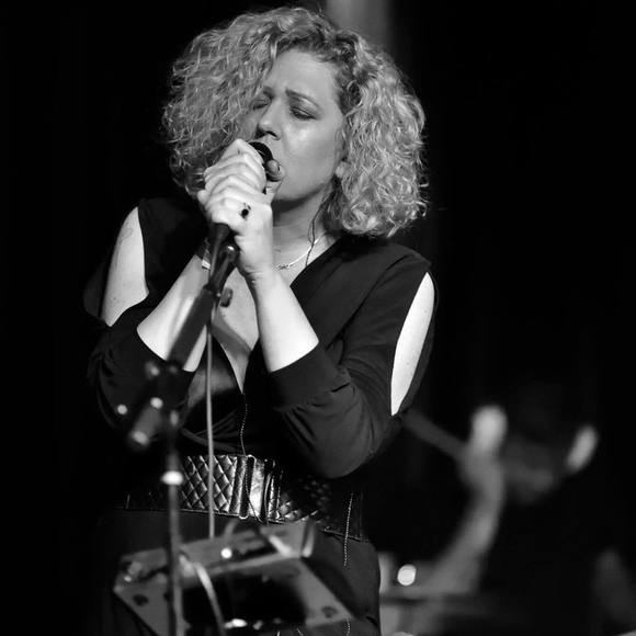 Meet your Posher, Lysandra - Picture 1 of 1